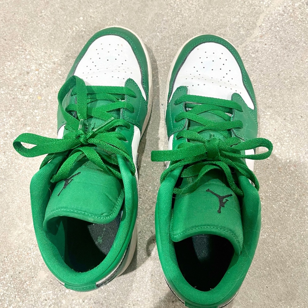 Air Jordan 1 Low GS pine green 7mens/8.5womans